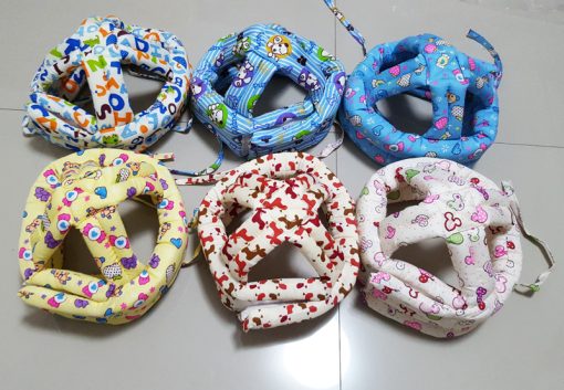 HE0014 หมวกกันน๊อคเด็ก หมวกกันกระแทกเด็ก สีฟ้าลายลูกกวาด (40-53cm)